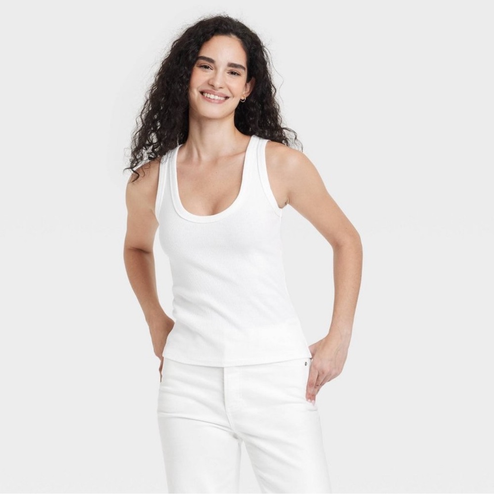 2 universal Thread Tank Tops - Picture 3 of 3